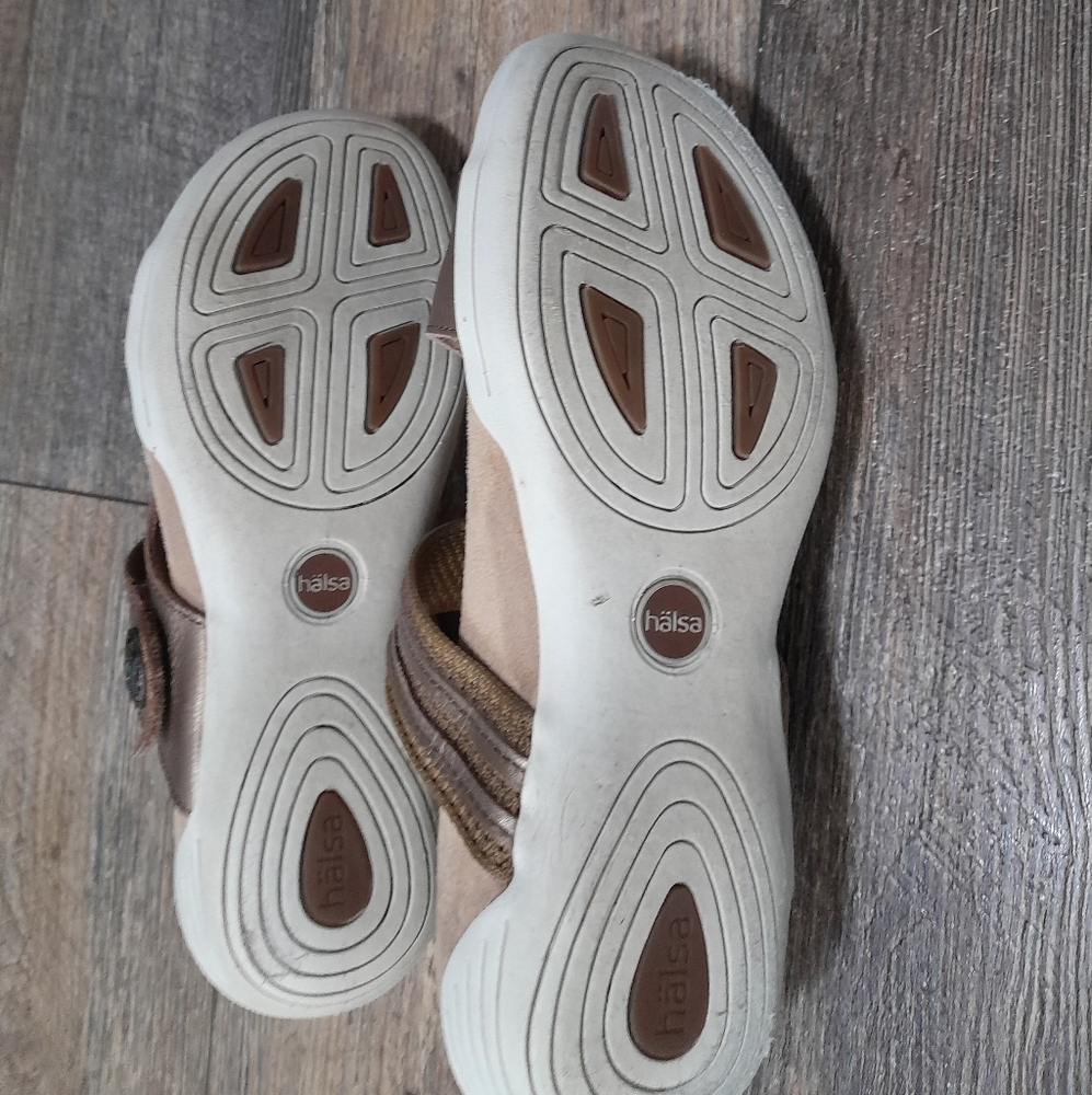 Halsa slip ons - Picture 5 of 8